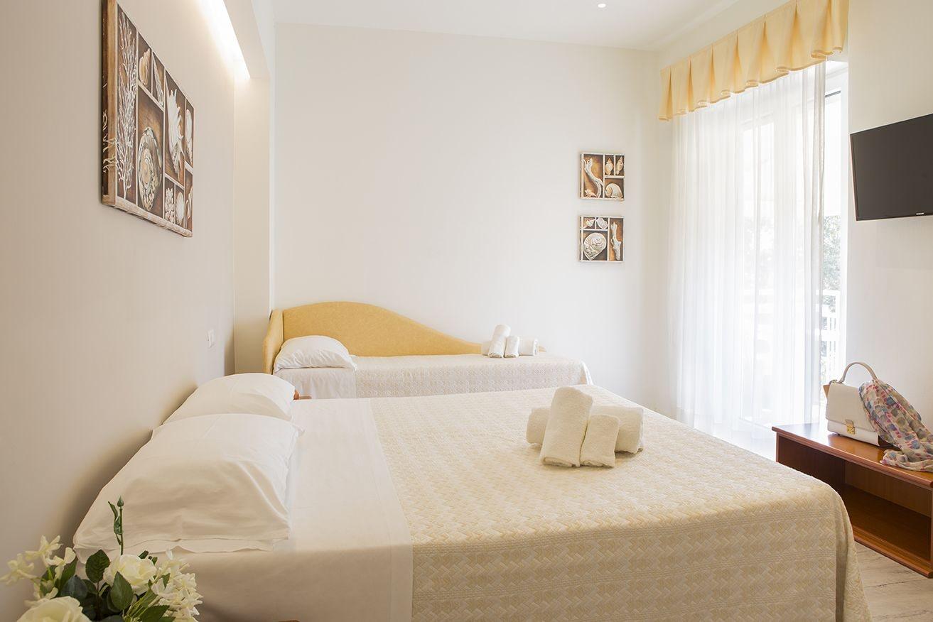 Hotel Pacific Cattolica Exterior foto