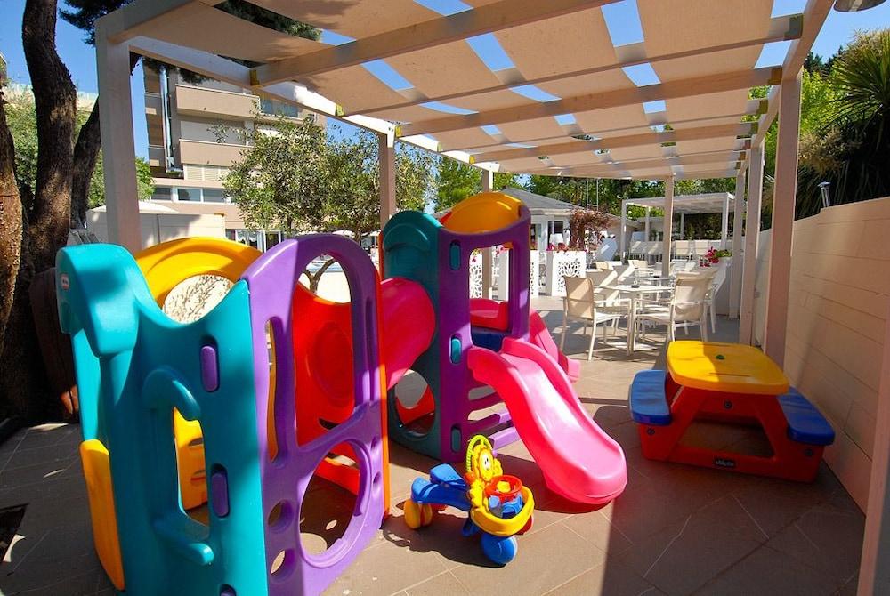 Hotel Pacific Cattolica Exterior foto