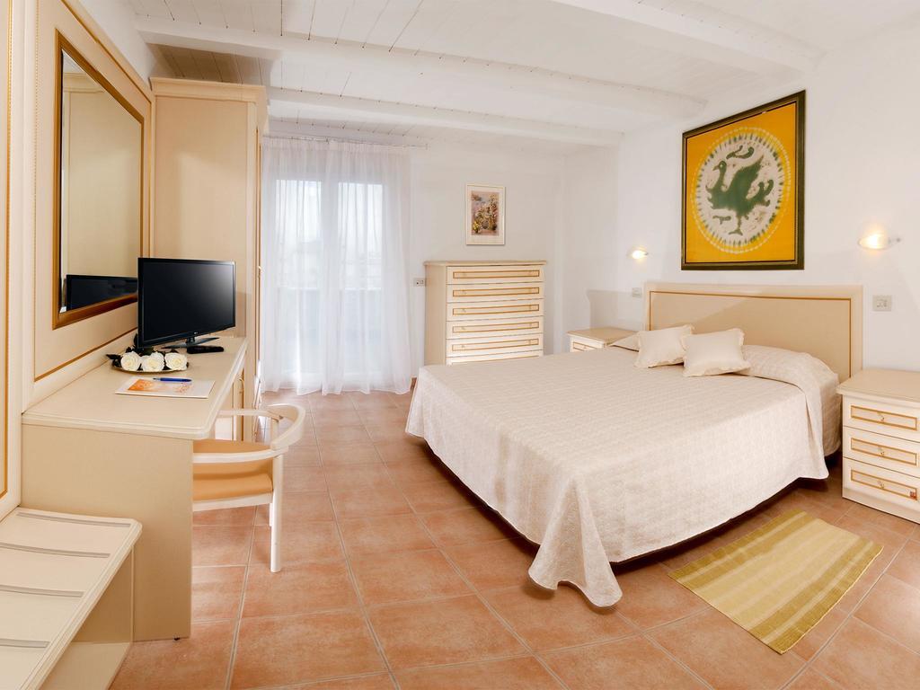 Hotel Pacific Cattolica Exterior foto
